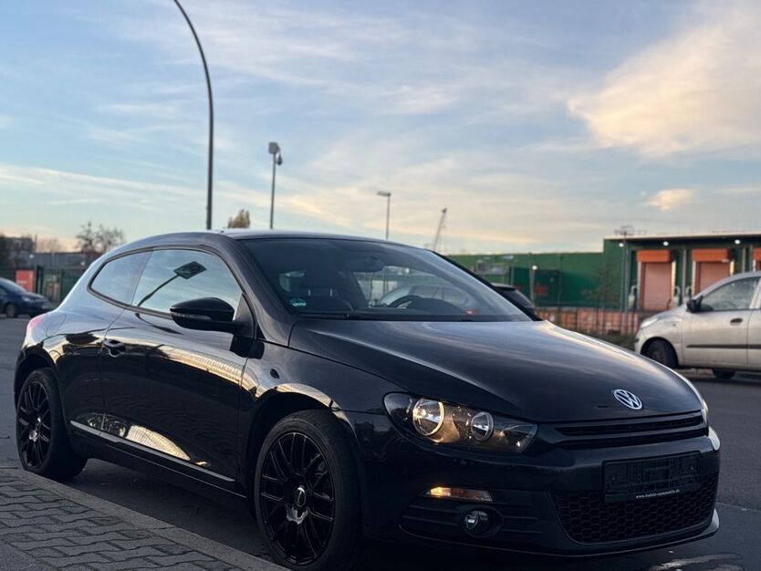 VW Scirocco 134.614 km 4.699 € Berlin 13597