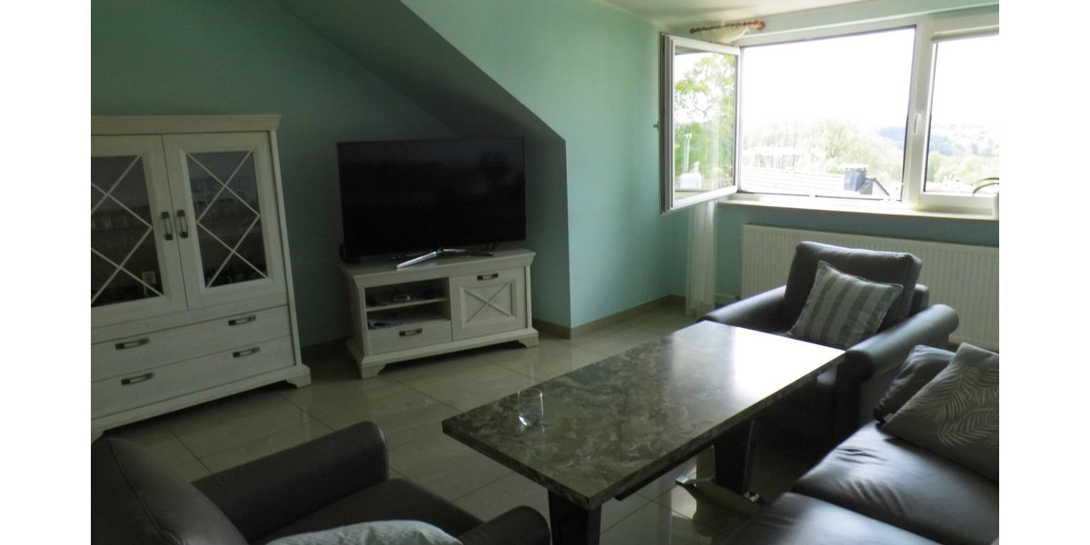 4 Fam.-Haus mit 2 Garagen in Remscheid - West 10 zimmer