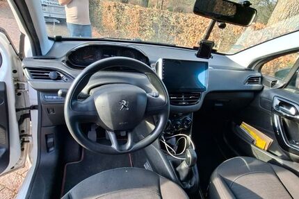 Peugeot 208 141.000 km 4.200 &euro; Ascheberg 59387