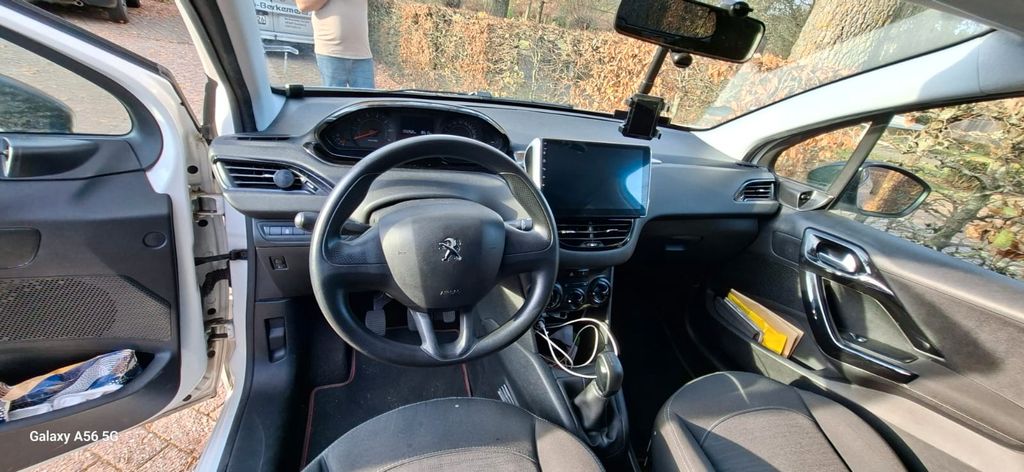 Peugeot 208 141.000 km 4.200 &euro; Ascheberg 59387
