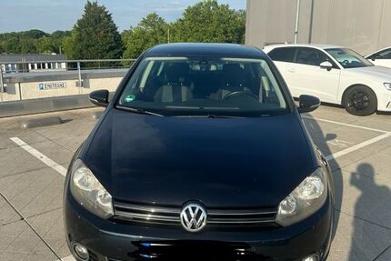 VW Golf 151.000 km 6.300 &euro; Solingen 42657