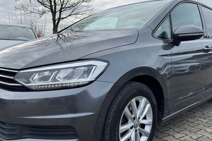 VW Touran 109.989 km 16.990 € Ichenhausen 89335