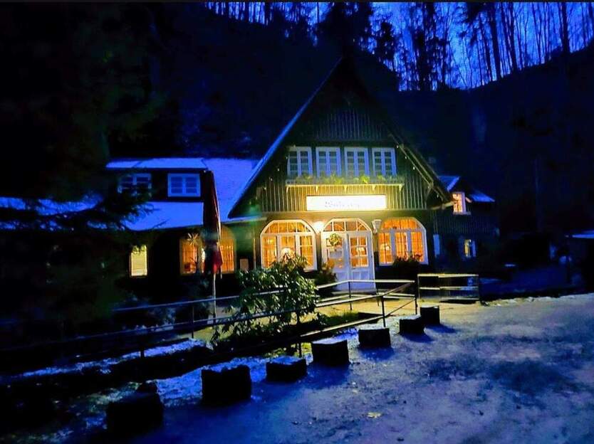 Gasthaus Waldidylle - Großzügiges Ausflugslokal direkt am Hauptwanderweg im Elbsandsteingebirge