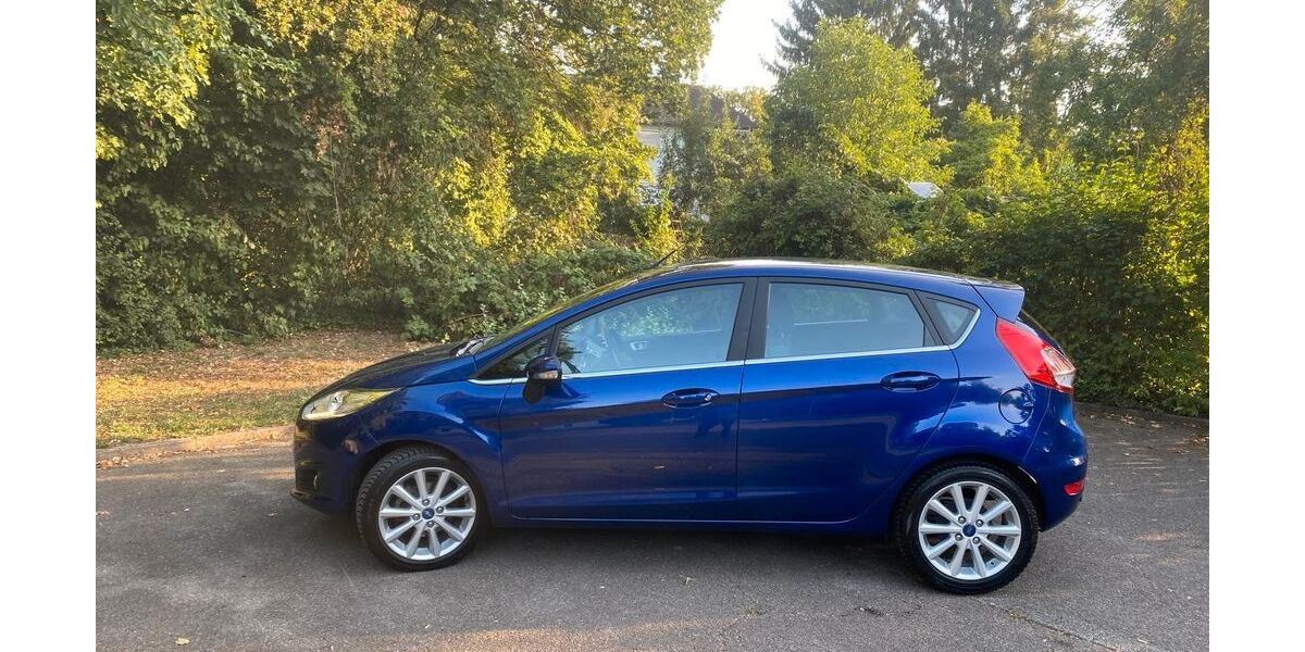 Ford Fiesta 29.500 km 7.990 &euro; Stuttgart 70192