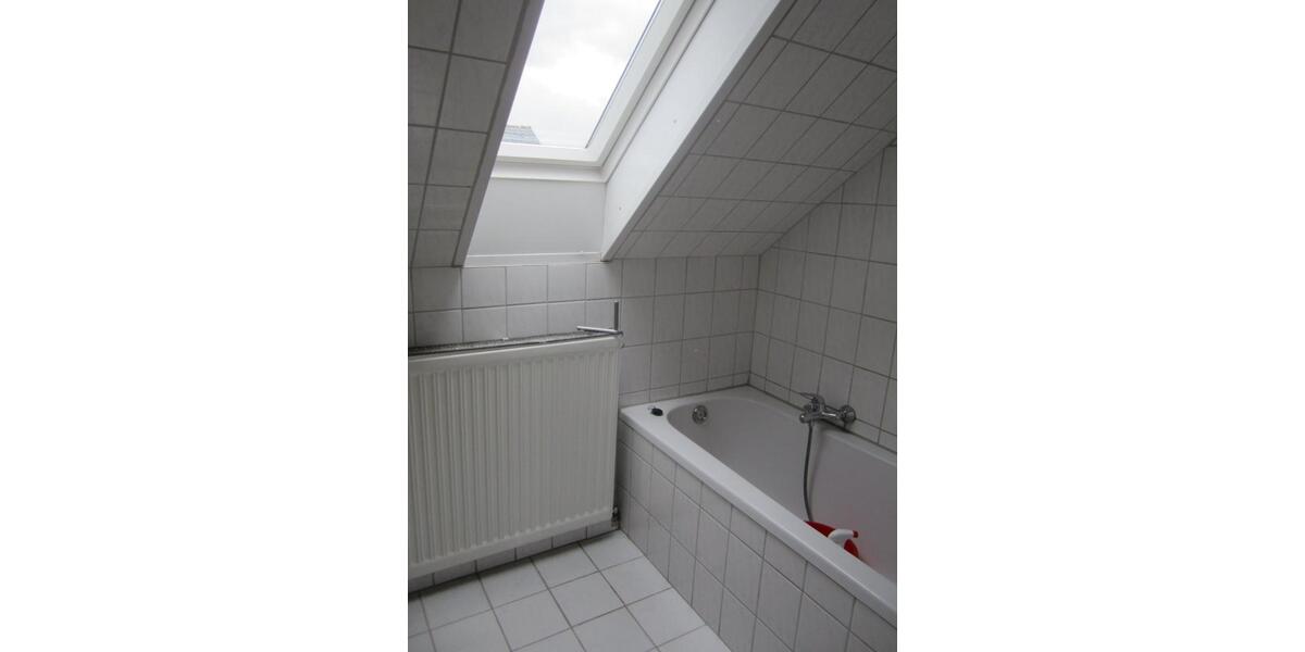 Dachgeschoßwohnung Beckum - 3 Zimmer, 57 m&sup2;, 400&euro; | Angebot:26312943