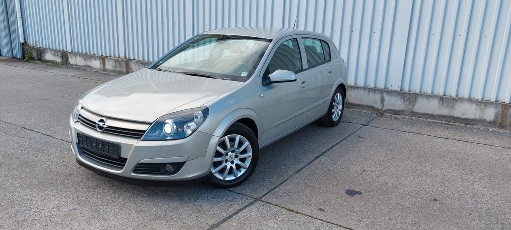 Opel Astra 170.000 km 2.700 € Berlin 13053
