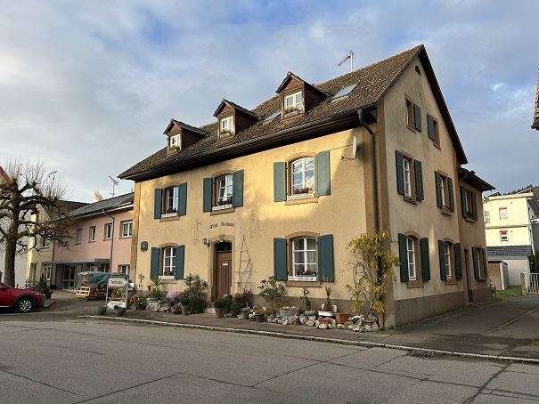 Haus zum Kaufen in Hausen im Wiesental 445.000 € 324 m²