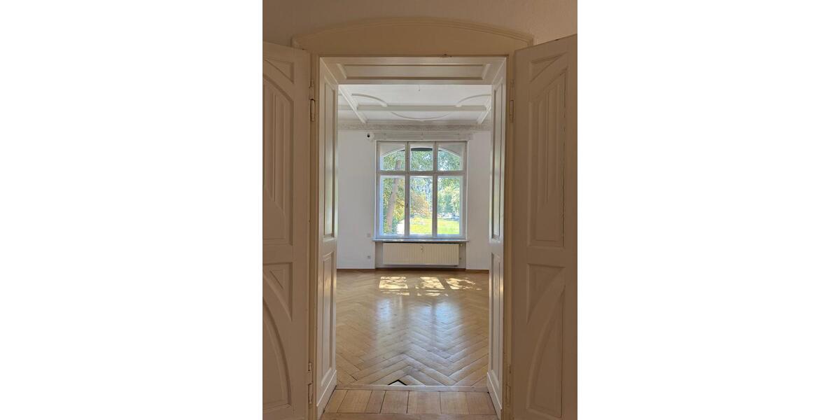 Erdgeschoßwohnung Zwickau Zwickau-Nord - 5 Zimmer, 174 m&sup2;, 900&euro; | Angebot:25989843