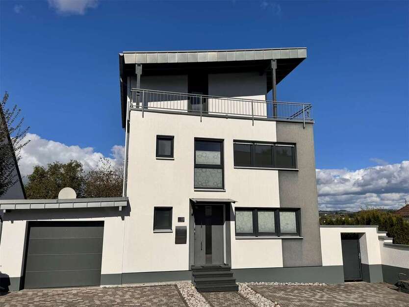 Haus zum Kaufen in Staudt 549.000 € 215 m²