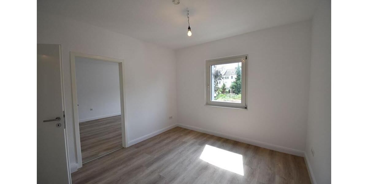 Etagenwohnung Duisburg Beeck - 5 Zimmer, 120 m&sup2;, 995&euro; | Angebot:24689415