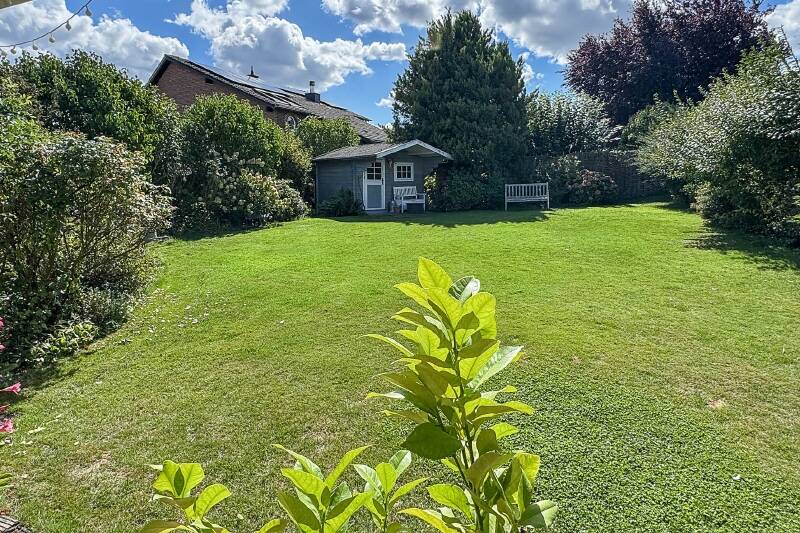 Wohnen auf einer Ebene - mit großem Gartenparadies in Keldenich