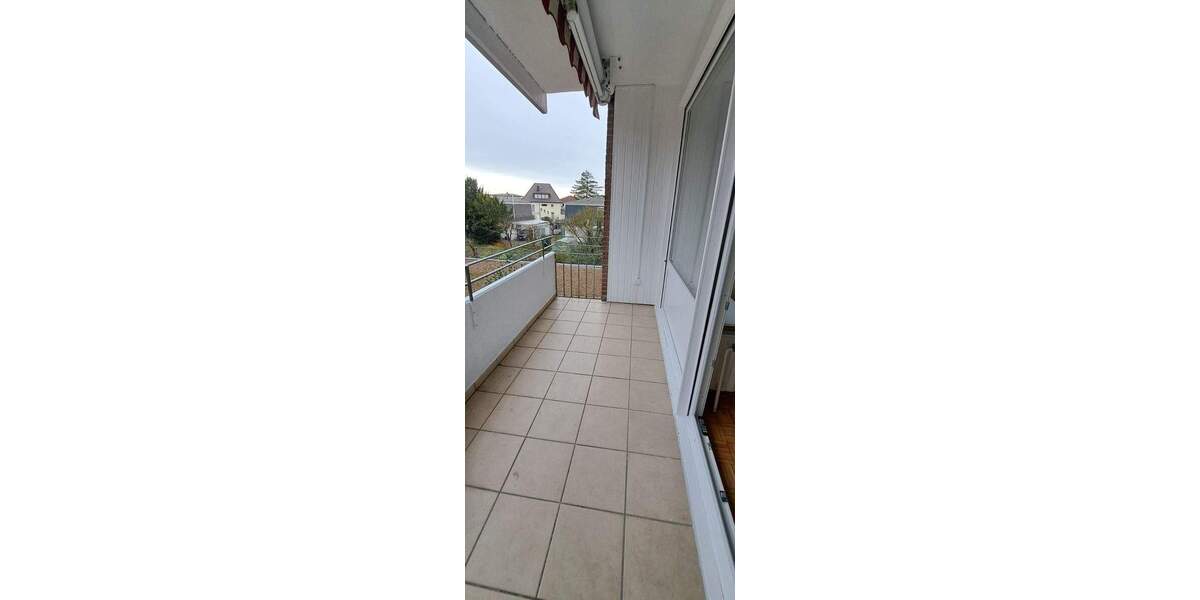 Top-Lage: renovierte 2-Zimmer-Wohnung mit Balkon u. Garage im Stadtbereich 2 zimmer