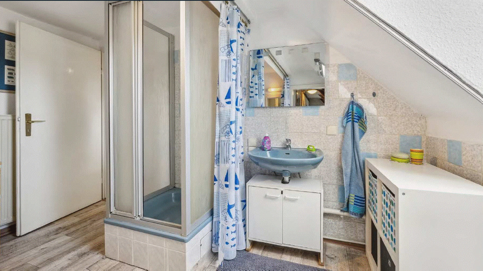 Helle Dachwohnung in Poseritz 2 zimmer