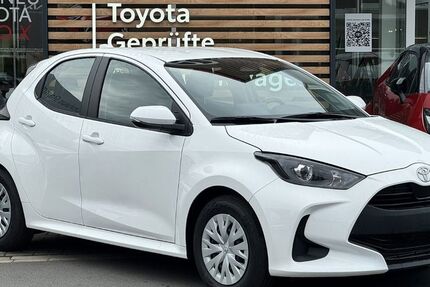 Toyota Yaris 2.000 km 26.490 € Arnsberg-Neheim 59755