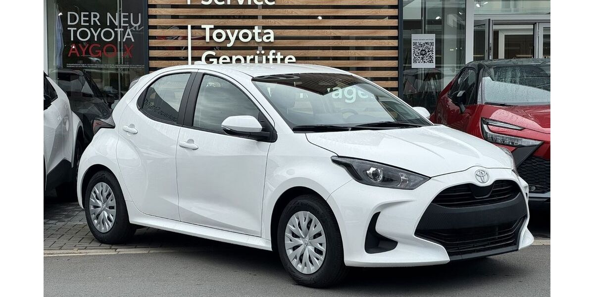 Toyota Yaris 2.000 km 26.490 € Arnsberg-Neheim 59755