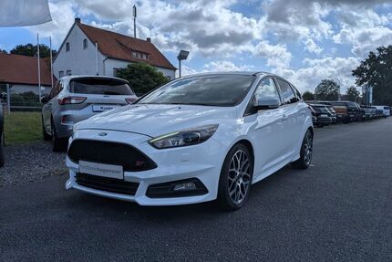 Ford Focus 64.789 km 18.490 € Halle Westfalen 33790