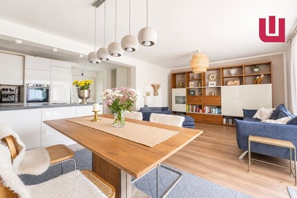 WINDISCH – Stilvoll modernisiertes REH aus 2021 mit TOP-Ausstattung, Pool und Ausbaupotenzial im DG - Haus Eichenau | Angebot:24662345