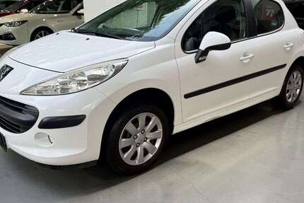 Peugeot 207 143.111 km 2.750 &euro; München 80636