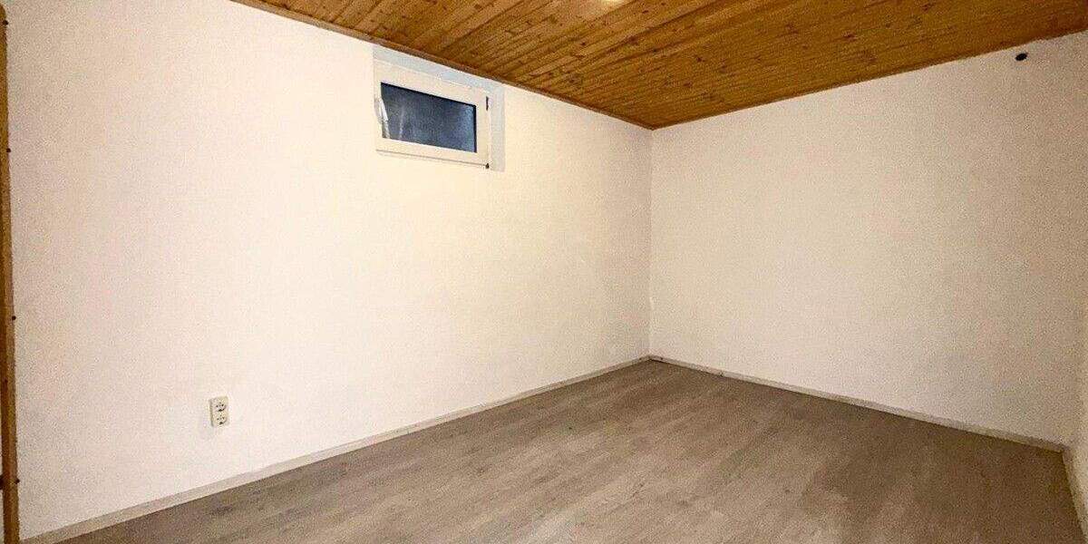 Einfamilienhaus Teublitz - 7 Zimmer, 163 m&sup2;, 1.250&euro; | Angebot:25051698