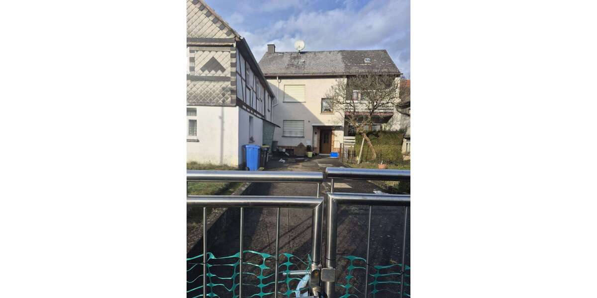 Einfamilienhaus Biebertal - 7 Zimmer, 160 m&sup2;, 159.000&euro; | Angebot:25860556