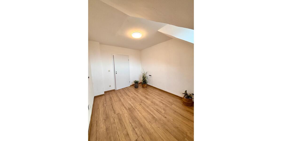 Dachgeschoßwohnung Hagen Hagen-Nord - 3.5 Zimmer, 95 m&sup2;, 159.000&euro; | Angebot:24771113