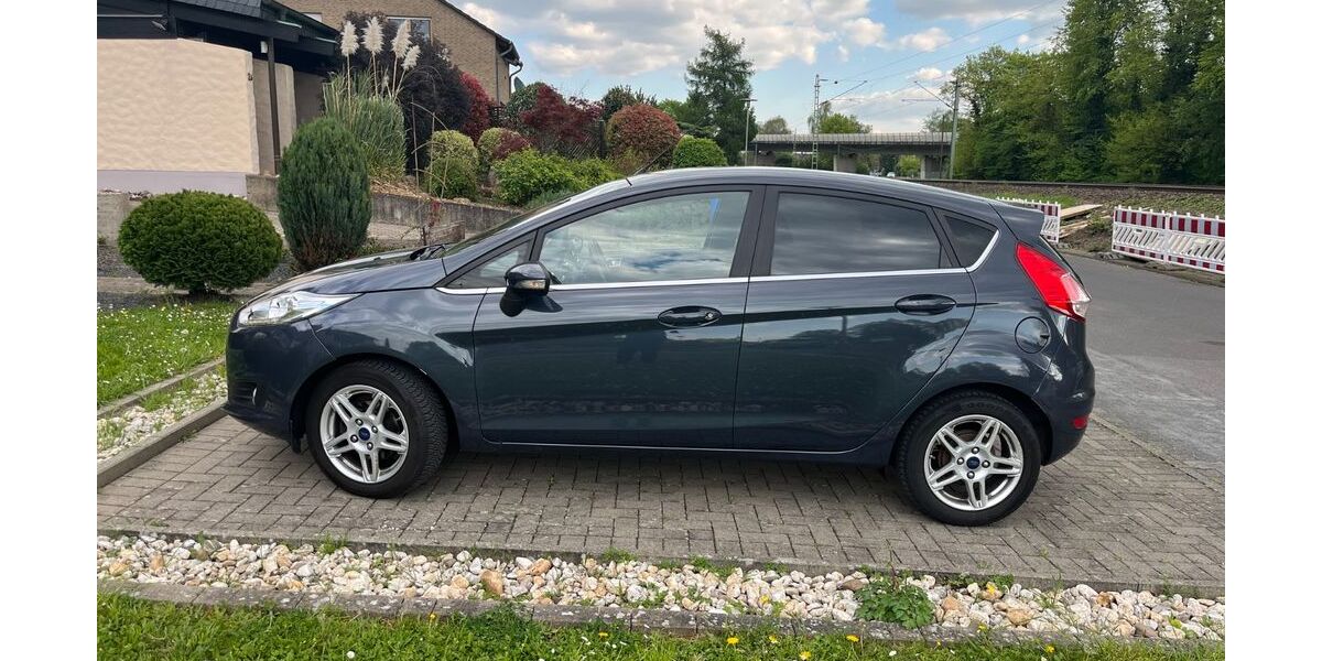 Ford Fiesta 185.000 km 3.300 &euro; Ockenfels 53545