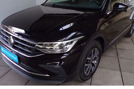VW Tiguan 43.333 km 28.970 &euro; Lennestadt 57368