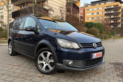 VW Touran 255.384 km 8.999 € Frankfurt am Main 60486