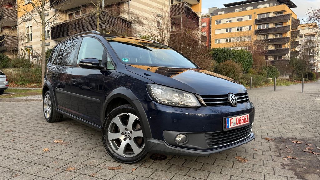 VW Touran 255.384 km 8.999 &euro; Frankfurt am Main 60486