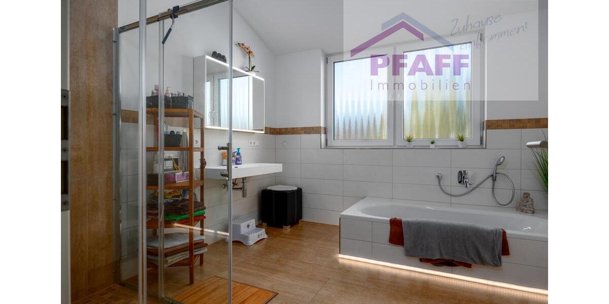 Dachgeschoßwohnung Engen - 4 Zimmer, 160 m&sup2;, 1.550&euro; | Angebot:26346887