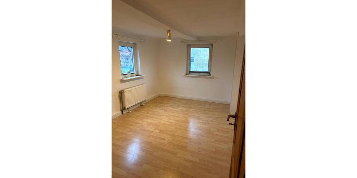 Etagenwohnung Bad Salzdetfurth - 4 Zimmer, 120 m&sup2;, 600&euro; | Angebot:26266239