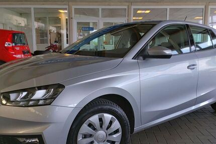 Skoda Fabia 16.185 km 19.790 &euro; Steinbergkirche 24972