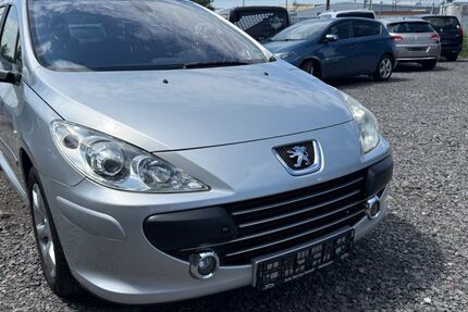 Peugeot 307 146.000 km 1.999 &euro; Halle 06132