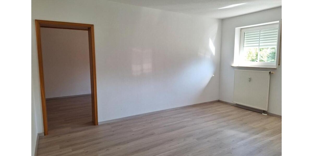 Etagenwohnung Schierling - 3 Zimmer, 90 m&sup2;, 600&euro; | Angebot:26147914