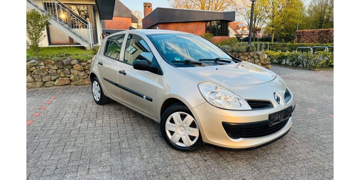 Renault Clio 150.000 km 2.350 &euro; Oldenburg 26131