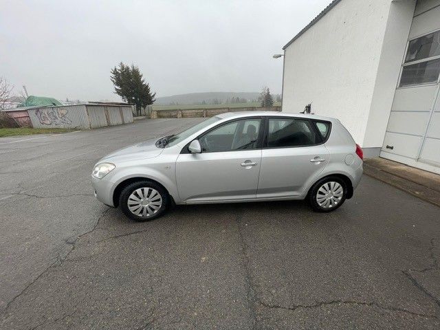 Kia ceed / Ceed 166.000 km 3.800 &euro; Küllstedt 37359