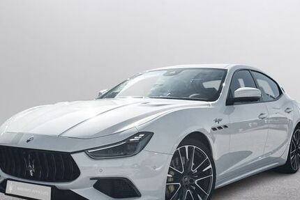 Maserati Ghibli 22.100 km 99.000 &euro; Kürnach 97273
