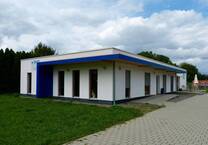 Modernes und vielseitiges Bürogebäude mit großzügigem Grundstück
