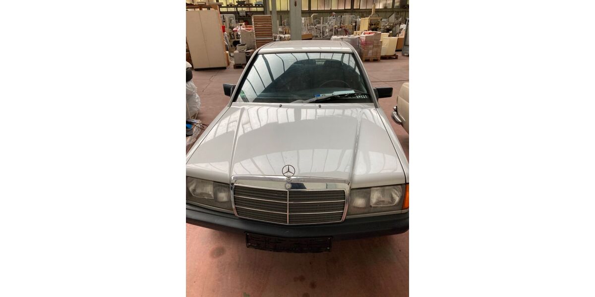 Mercedes-Benz 190 235.678 km 3.550 &euro; Esslingen 73730