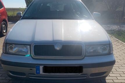 Skoda Octavia 233.500 km 1.199 &euro; Frohburg 04654
