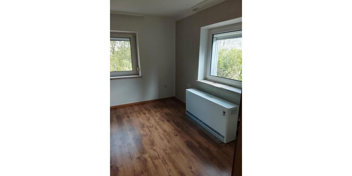 Doppelhaushälfte Arzberg - 1 Zimmer, 90 m&sup2;, 70.000&euro; | Angebot:26535126