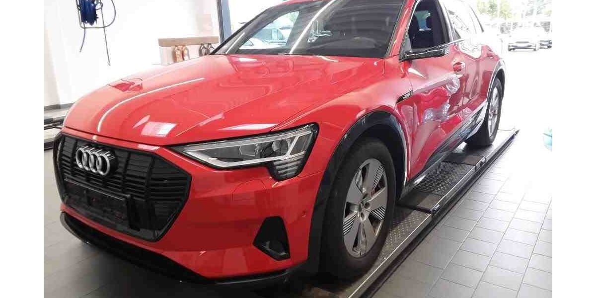 Audi e-tron 58.400 km 28.540 &euro; Bad Langensalza 99947