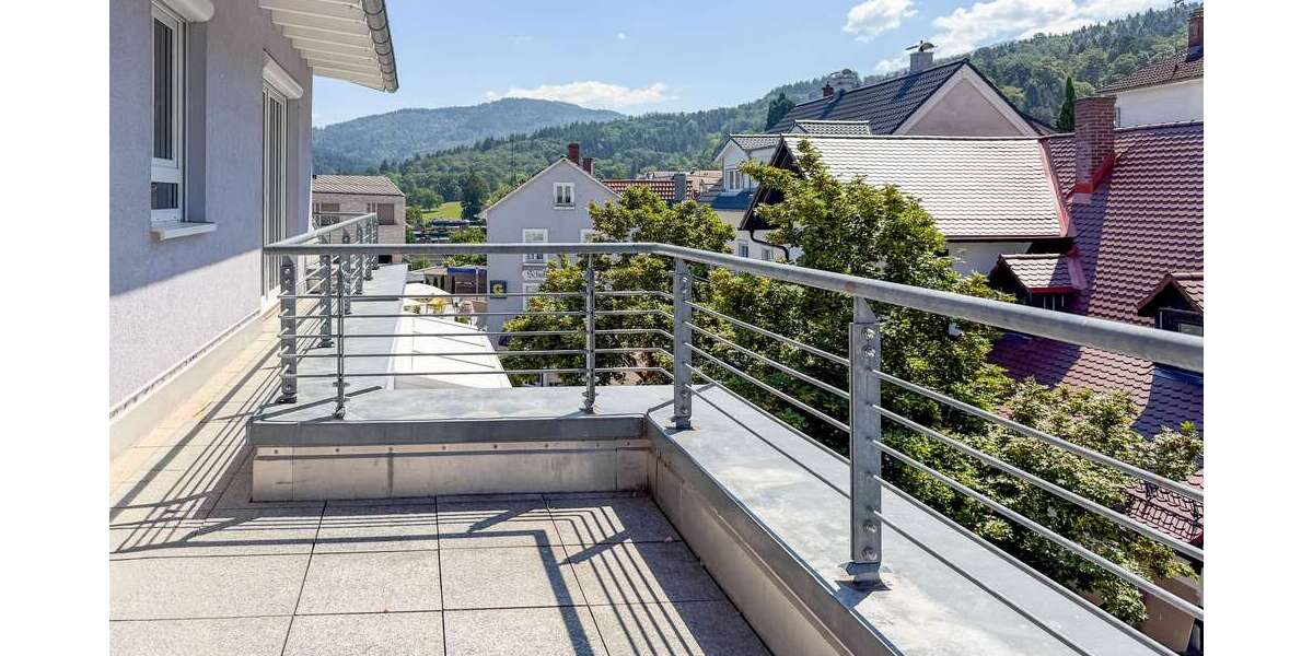 Etagenwohnung Badenweiler Badenweiler (Kernort) - 3.5 Zimmer, 111 m&sup2;, 1.332&euro; | Angebot:27014273