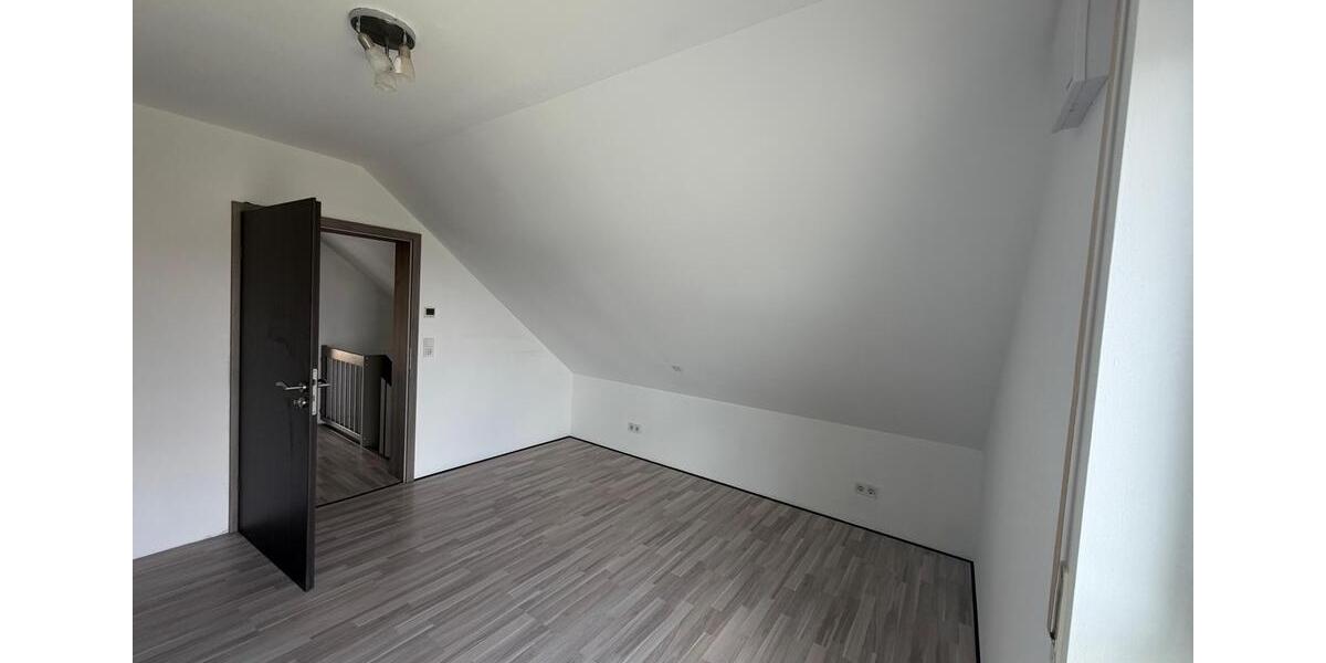 Einfamilienhaus Haßfurt - 5 Zimmer, 144 m&sup2;, 1.800&euro; | Angebot:26617783