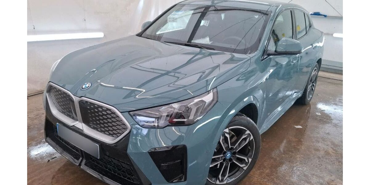 BMW iX2 7.226 km 45.525 &euro; Amberg 92224