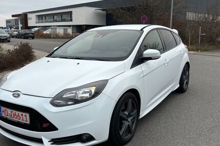 Ford Focus 207.000 km 7.990 € Plankstadt 68723