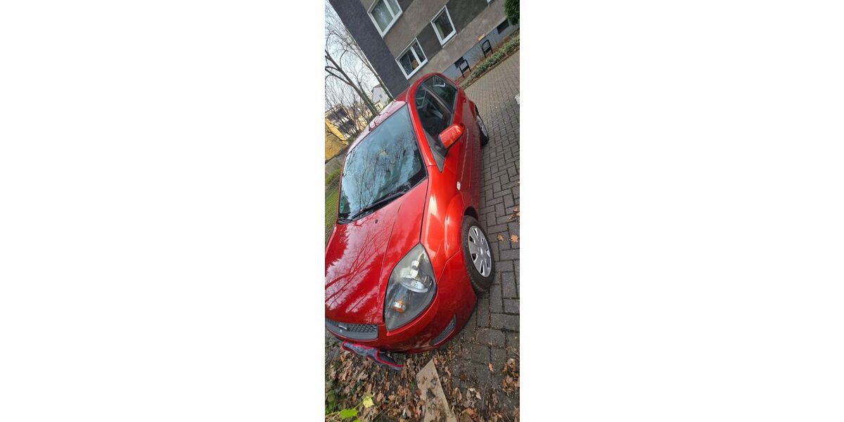 Ford Fiesta 155.000 km 1.990 &euro; Duisburg 47179