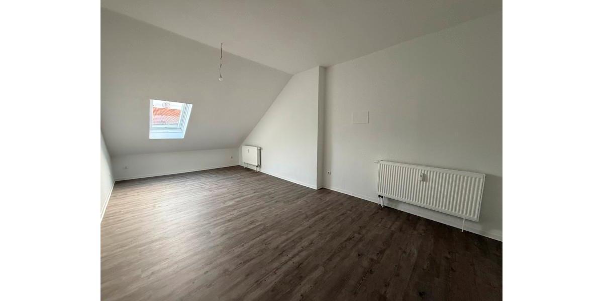 Dachgeschoßwohnung Erfurt Johannesplatz - 3.5 Zimmer, 85 m&sup2;, 728&euro; | Angebot:24994577