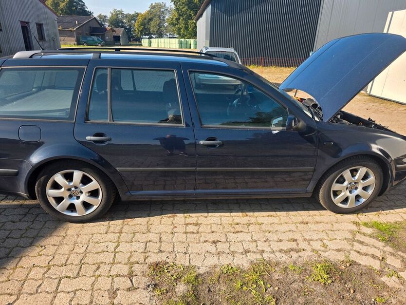 VW Golf 421.800 km 2.299 € Bremerhaven 27568