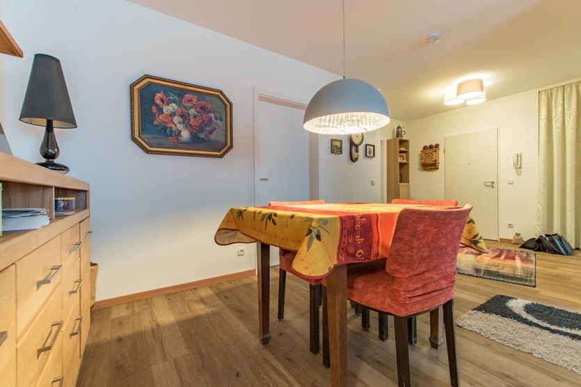BEZUGSFREI – GROSSE TERRASSE – TAGESLICHTBAD MIT WANNE & DUSCHE – TOP LAGE – STELLPLATZ 2 zimmer
